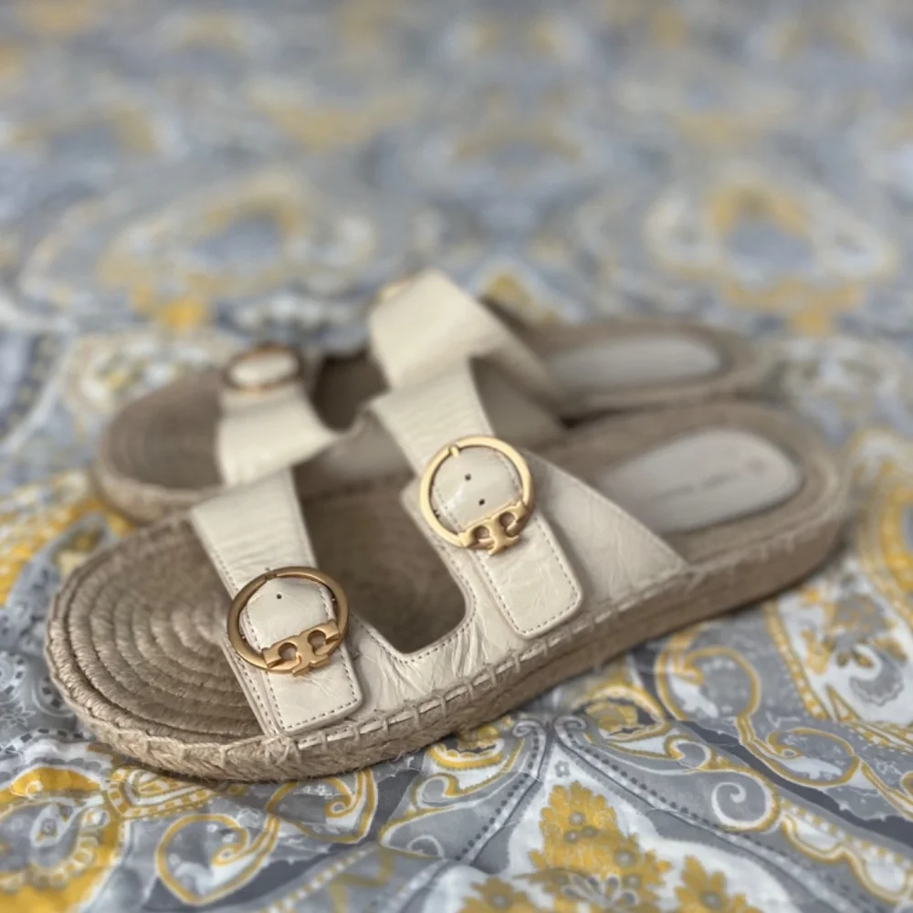 Sandals - Picture 4 of 7